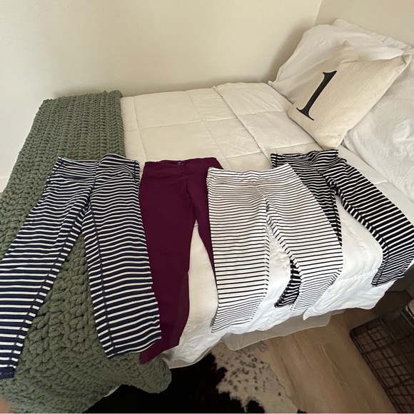 Huge LOT of women’s workout clothing!! - Picture 5 of 16